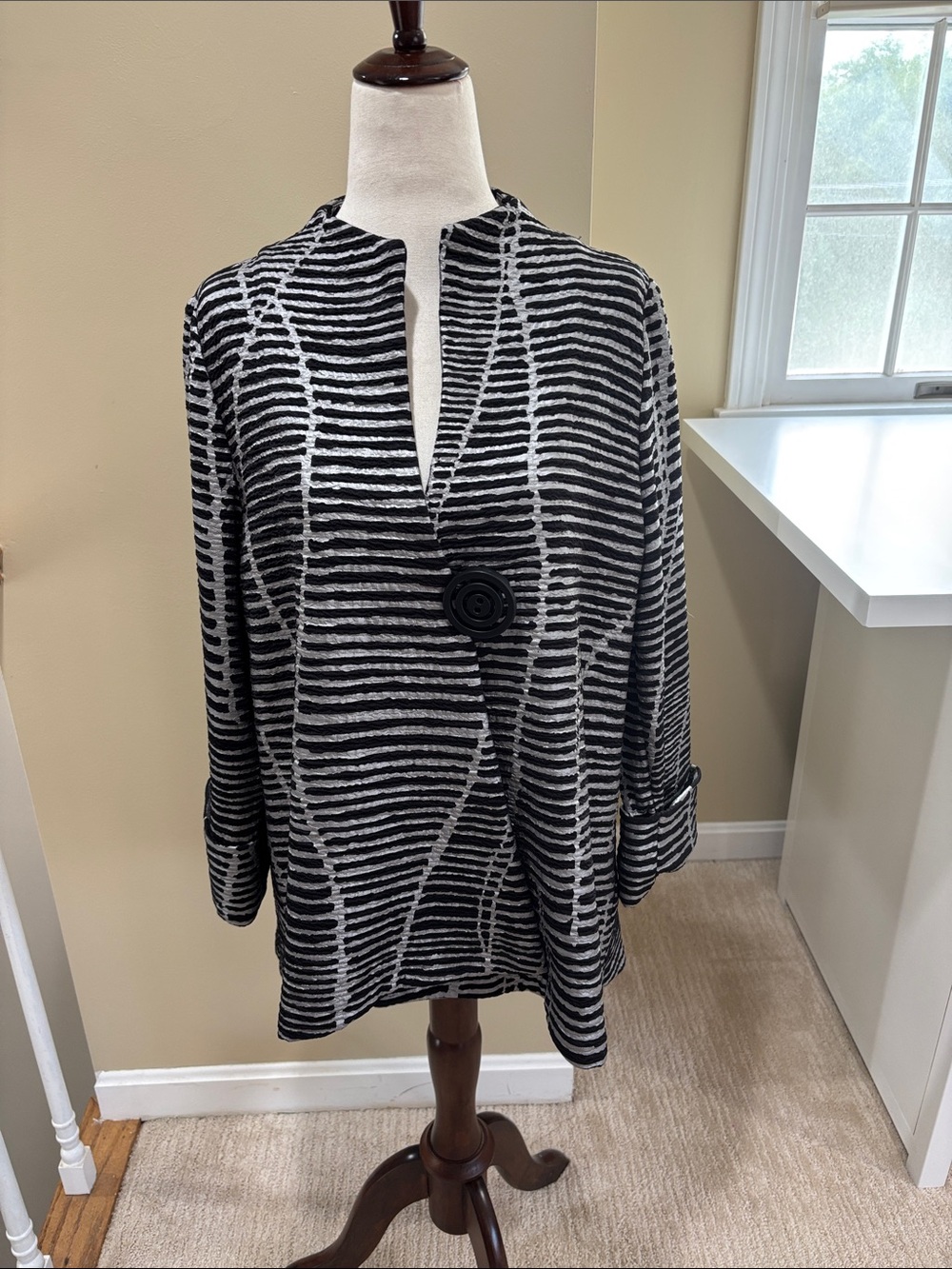 IC By Connie K Black and Silver Striped One Button Jacket Size M EUC